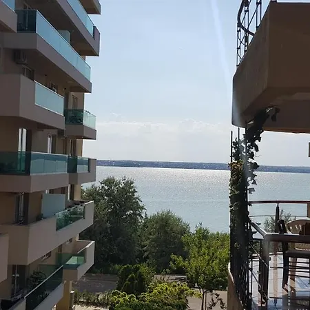 Nina Lake Side Apartament Mamaia