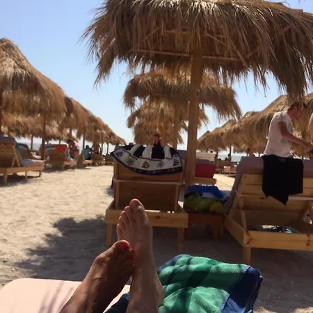 Nina Lake Side Mamaia